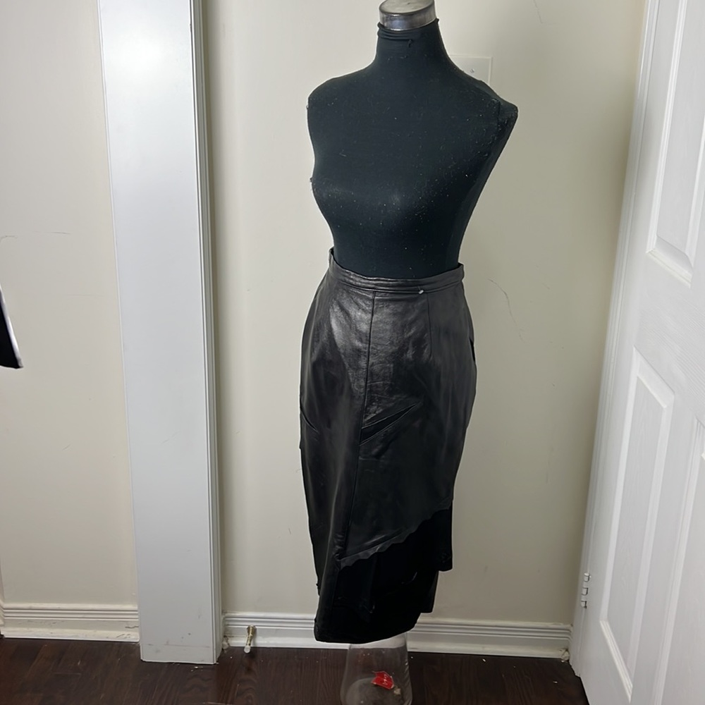 Vintage Midi Length Leather Skirt Size Medium - Picture 3 of 14